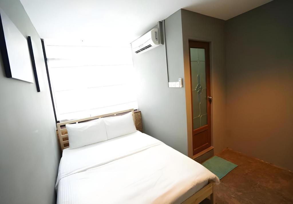 קוצ'ינג Koptel Budget Hotel מראה חיצוני תמונה